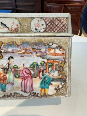 Très rare coffret d'ensemble à thé en porcelaine de Chine famille rose de Canton à décor mandarin, Qianlong — photo 12