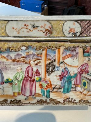 Très rare coffret d'ensemble à thé en porcelaine de Chine famille rose de Canton à décor mandarin, Qianlong — photo 15