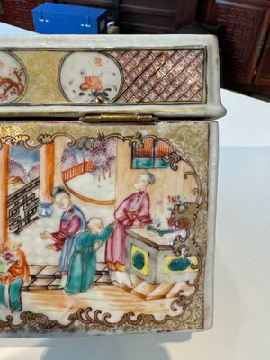 Très rare coffret d'ensemble à thé en porcelaine de Chine famille rose de Canton à décor mandarin, Qianlong — photo 16