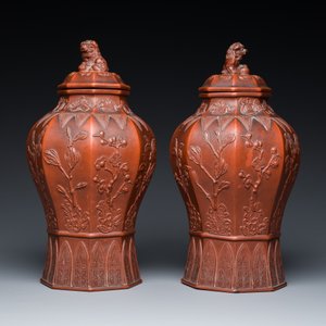 Très rare paire de vases couverts de forme octogonale en grès de Yixing, Chine, Kangxi — photo 3