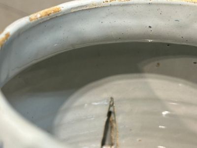 Très rare pot à posset en faïence de Delft en bleu et blanc, début du 18ème — photo 11