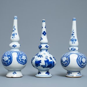 Trois aspersoirs en porcelaine de Chine en bleu et blanc pour le marché islamique, Kangxi — photo 3