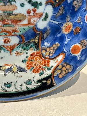 Trois assiettes en porcelaine de Chine de style verte-Imari et cinq assiettes famille rose, Kangxi/Yongzheng — photo 4