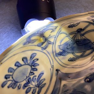 Trois assiettes en porcelaine de Chine en bleu et blanc de type kraak, Wanli — photo 4