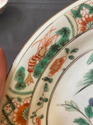 Trois assiettes en porcelaine de Chine famille verte à décor de phénix et pivoine, Kangxi — photo 13