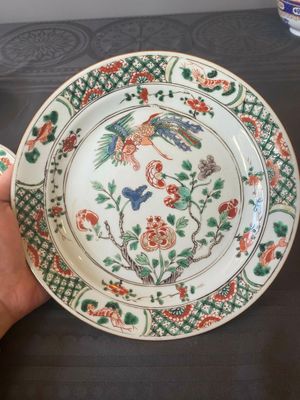 Trois assiettes en porcelaine de Chine famille verte à décor de phénix et pivoine, Kangxi — photo 25