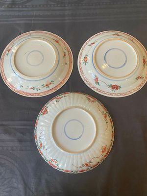 Trois assiettes en porcelaine de Chine famille verte à décor de phénix et pivoine, Kangxi — photo 3
