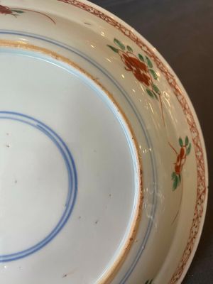 Trois assiettes en porcelaine de Chine famille verte à décor de phénix et pivoine, Kangxi — photo 32
