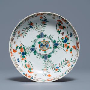 Trois assiettes et une boîte à thé en porcelaine de Chine famille verte, Kangxi — photo 4