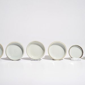Trois boîtes couvertes en porcelaine de Chine bleu et blanc et famille rose, 19/20ème — photo 7