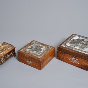 Trois boîtes en bois incrusté de nacre, Chine, 19ème — photo 1