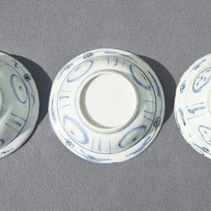 Trois bols de type klapmuts en porcelaine de Chine de type kraak, Wanli — photo 13