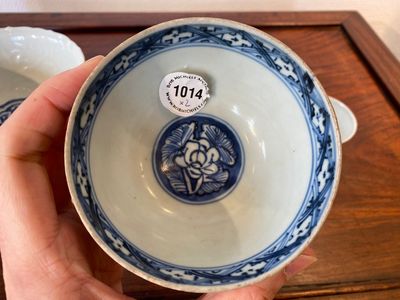Trois bols en porcelaine de Chine en bleu et blanc, Ming — photo 7