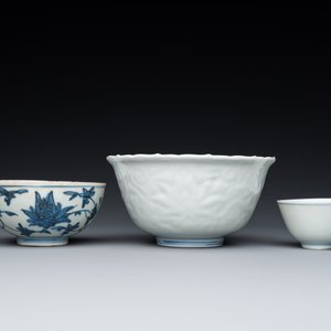 Trois bols en porcelaine de Chine en bleu et blanc, Ming — photo 3