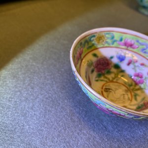 Trois bols en porcelaine de Chine famille rose pour le marché Straits ou Peranakan, 19ème — photo 11