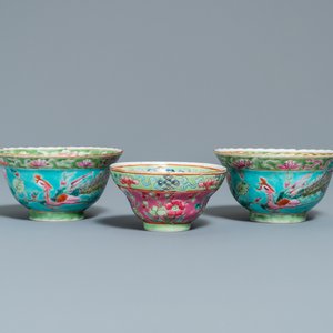 Trois bols en porcelaine de Chine famille rose pour le marché Straits ou Peranakan, 19ème — photo 1