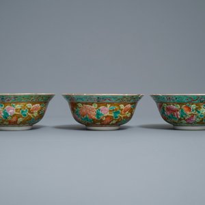 Trois bols en porcelaine de Chine famille rose pour le marché Straits ou Peranakan, 19ème — photo 5