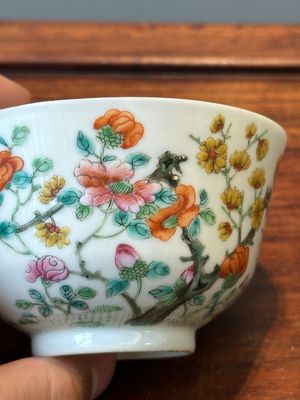 Trois bols et une assiette en porcelaine de Chine famille rose à décor de lions bouddhistes et 'Wu Shuang Pu', 19ème — photo 22
