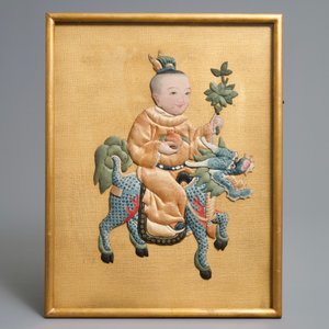 Trois broderies de figures rehaussées de peinture, Chine, 18/19ème — photo 4