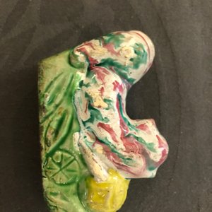 Trois comptes-gouttes et un repose-pinceaux en porcelaine de Chine famille rose, 18/19ème — photo 13