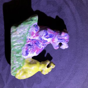 Trois comptes-gouttes et un repose-pinceaux en porcelaine de Chine famille rose, 18/19ème — photo 14