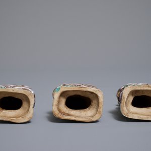 Trois figures de Bouddha en émaille sur biscuit, Chine, 19ème — photo 6