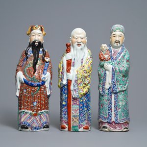 Trois figures des Trois Étoiles du Bonheur en porcelaine de Chine famille rose, 19/20ème — photo 2