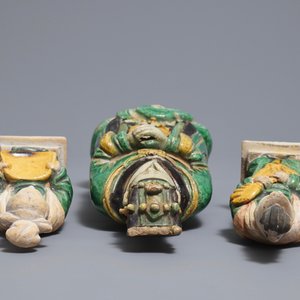 Trois figures en grès émaillé sancai, Chine, Ming — photo 6