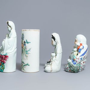 Trois figures en porcelaine de Chine famille rose et un porte-chapeau qianjiang cai, 19/20ème — photo 5