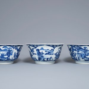 Trois grands bols en porcelaine de Chine bleu et blanc, Kangxi — photo 3