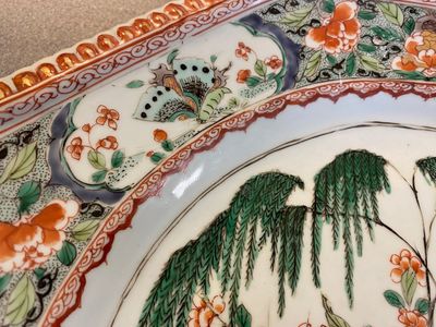 Trois grands plats de forme octogonale en porcelaine de Chine famille verte, Kangxi — photo 7