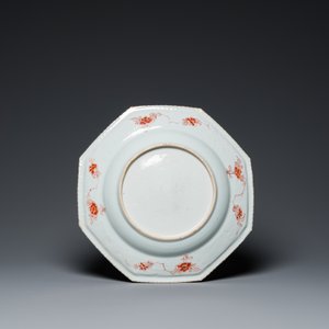Trois grands plats de forme octogonale en porcelaine de Chine famille verte, Kangxi — photo 5