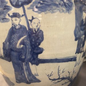 Trois grands vases en porcelaine de Chine en bleu et blanc, époque Transition — photo 28