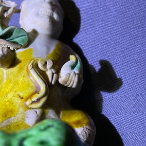 Trois groupes de Liu Hai sur le crapaud en biscuit émaillé vert, Kangxi — photo 23