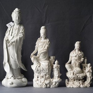 Trois groupes en porcelaine blanc de Chine, 19/20ème — photo 8