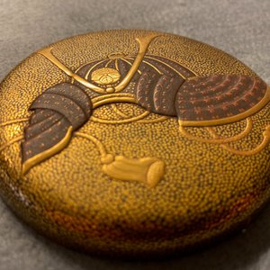 Trois inros avec netsuke et une boîte couvert en laque, Japon, Meiji, 19ème — photo 19