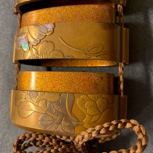 Trois inros avec netsuke et une boîte couvert en laque, Japon, Meiji, 19ème — photo 55