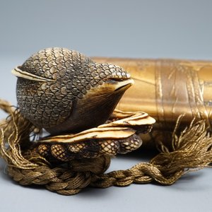 Trois inros avec netsuke et une boîte couvert en laque, Japon, Meiji, 19ème — photo 8