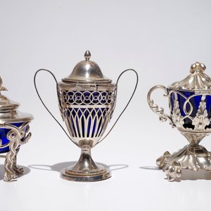 Trois moutardiers en argent aux intérieurs en cristal bleu, 19ème — photo 3