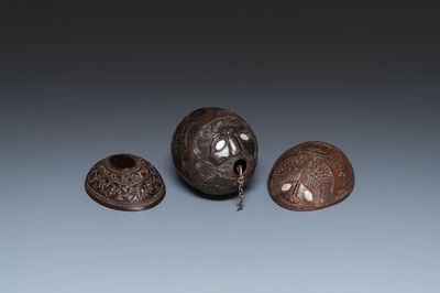 Trois noix de coco sculptés, Guyane, 18/19ème