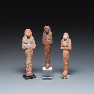 Trois oushebtis en bois polychromé, Egypte, Nouvel Empire — photo 1