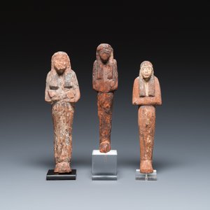 Trois oushebtis en bois polychromé, Egypte, Nouvel Empire — photo 2