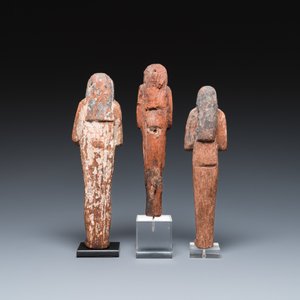 Trois oushebtis en bois polychromé, Egypte, Nouvel Empire — photo 4