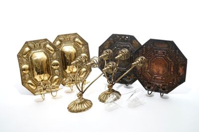 Trois paires d'appliques murales en bronze et laiton, 18ème