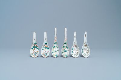 Trois paires de cuillères en porcelaine de Chine à décor de grues, 19ème