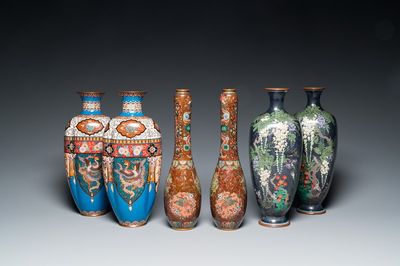 Trois paires de vases en émaux cloisonnés, Japon, Meiji, 19/20ème