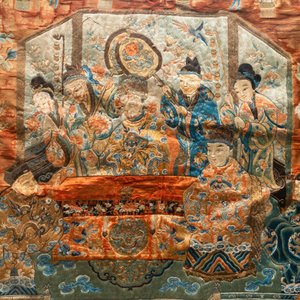 Trois panneaux de broderie de soie chinoise à décor d'une audience impériale, 19ème — photo 7