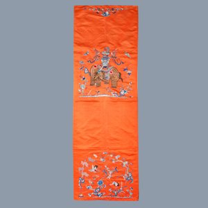 Trois panneaux en broderie de soie à décor d'éléphants et de lions bouddhistes, Chine, 19ème — photo 8