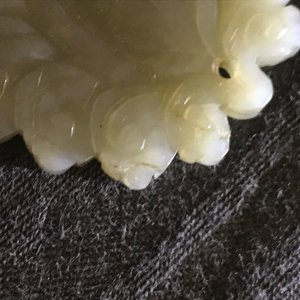 Trois pendentifs et une épingle en jade céladon, Qing — photo 12