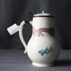Trois pièces de style Kakiemon en porcelaine de Chantilly, France, 18ème — photo 31